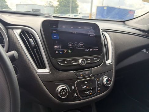 Used 2021 Chevrolet Malibu LS FWD image 32