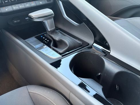 Used 2025 Hyundai Elantra SEL image 39