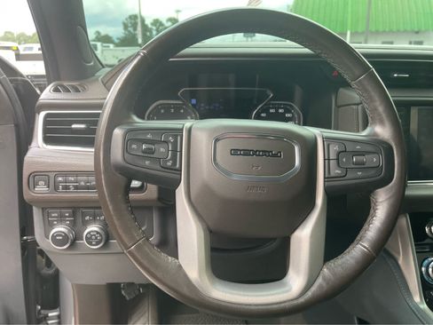 Used 2021 GMC Yukon Denali w/ Denali Premium Package AWD/4WD image 15
