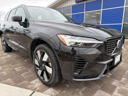 Used 2023 Volvo XC60 T8 Ultimate w/ Climate Package image 1
