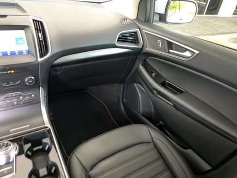 Used 2020 Ford Edge SEL w/ Convenience Package FWD image 17
