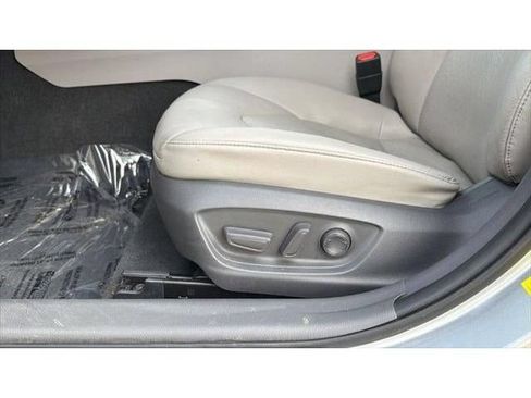 Used 2021 Toyota Camry XLE w/ Cold Weather Package FWD image 18