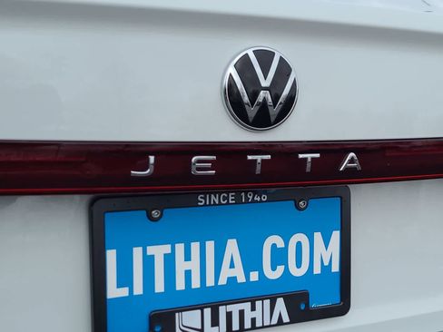 Used 2025 Volkswagen Jetta S image 15