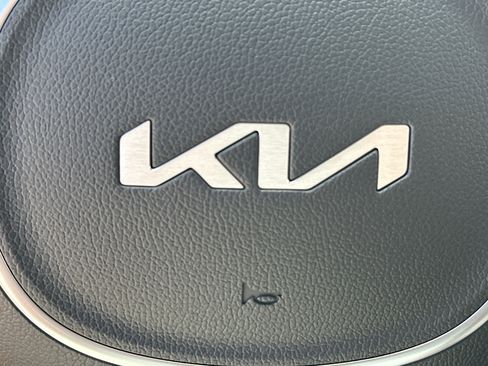 New 2026 Kia Carnival EX FWD image 22
