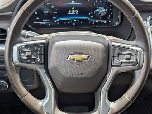 Used 2022 Chevrolet Suburban LT w/ Luxury Package image 14