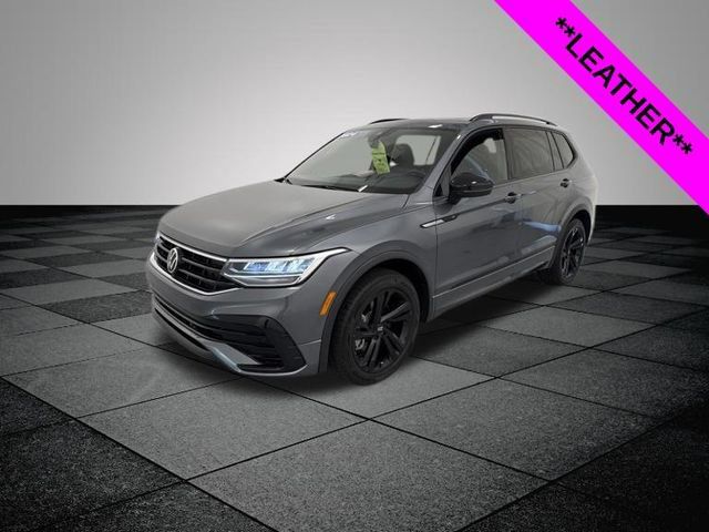 Used 2024 Volkswagen Tiguan SE R-Line FWD image 3