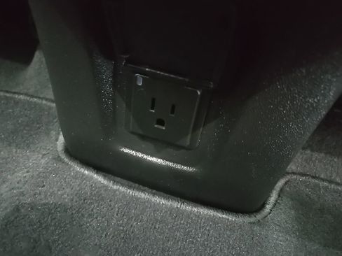 Used 2023 Chevrolet Equinox Premier FWD image 85