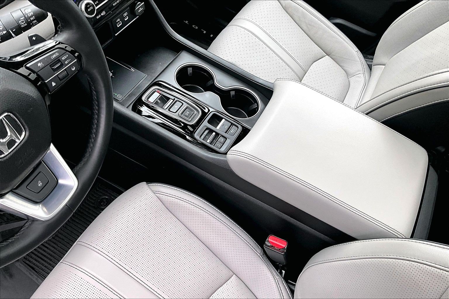 Used 2025 Honda Pilot Elite image 16