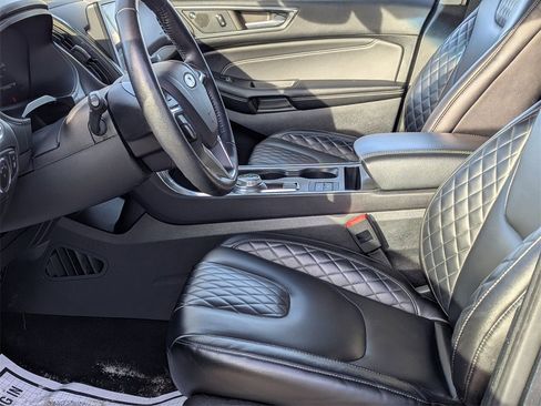 Used 2023 Ford Edge Titanium image 11