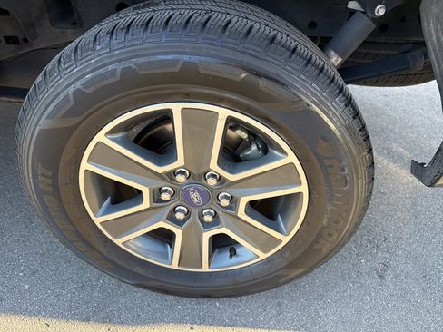 Used 2016 Ford F150 XLT w/ Equipment Group 302A Luxury image 8