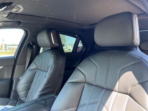 Used 2023 BMW 760i xDrive AWD/4WD image 13