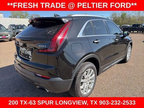 Used 2019 Cadillac XT4 Luxury w/ Cold Weather Package image 3