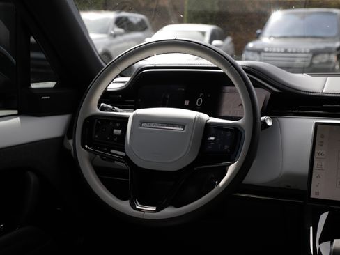 Certified 2024 Land Rover Range Rover Sport Dynamic SE image 19