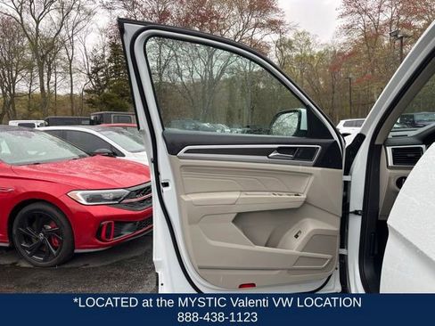 Certified 2023 Volkswagen Atlas SE w/ Panoramic Sunroof Package AWD/4WD image 28