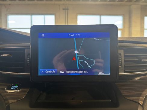 Used 2020 Ford Explorer Limited image 19