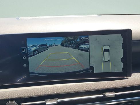 Certified 2025 Hyundai Tucson Limited FWD image 17