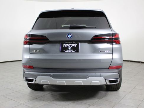 New 2026 BMW X5 xDrive50e image 10