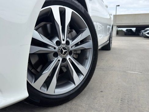 Used 2020 Mercedes-Benz C 300 Sedan image 4