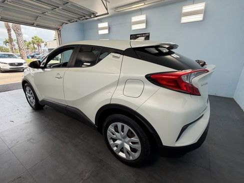 Used 2019 Toyota C-HR LE FWD image 9