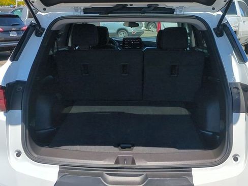 Used 2025 Chevrolet Blazer LT FWD image 30