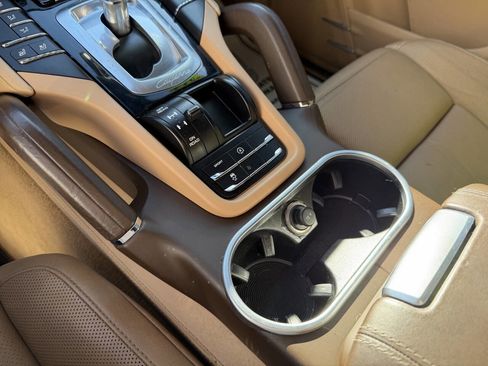 Used 2017 Porsche Cayenne Platinum Edition image 13