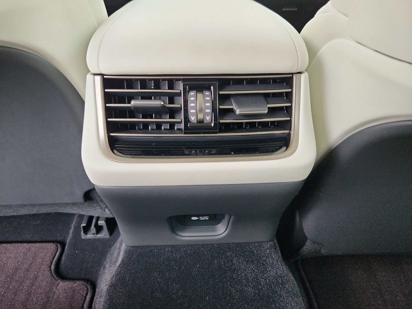 Used 2023 Lexus LS 500h AWD w/ Luxury Package image 18