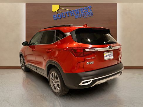 Used 2021 Kia Seltos S image 2