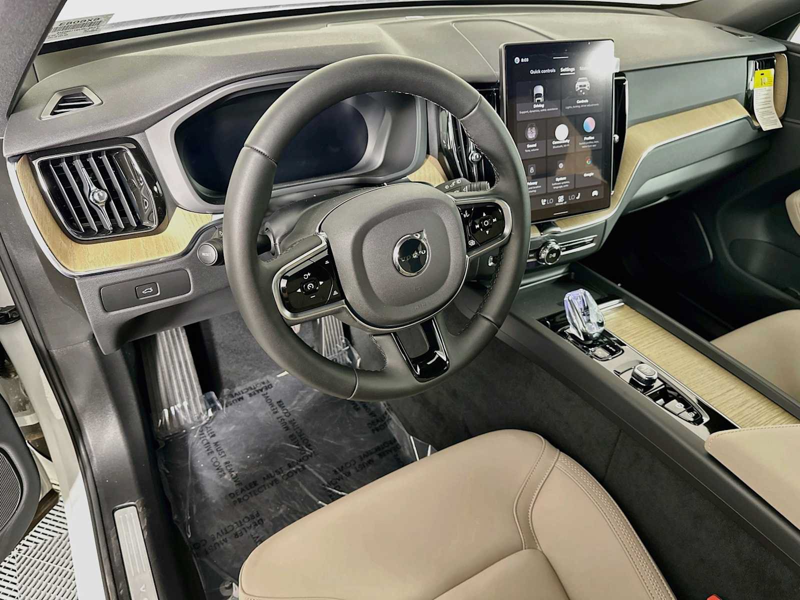 New 2026 Volvo XC60 B5 Core w/ Climate Package PRO AWD/4WD image 9