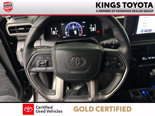 Used 2025 Toyota 4Runner SR5 AWD/4WD image 14