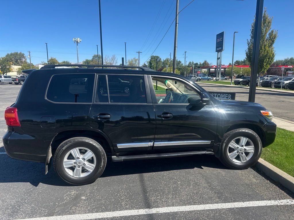 Used 2015 Toyota Land Cruiser AWD/4WD image 6