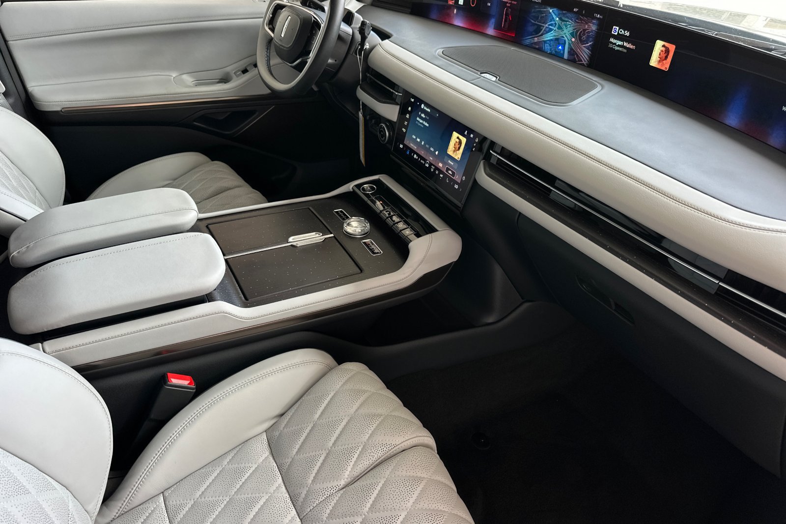 New 2026 Lincoln Navigator L Black Label AWD/4WD image 17