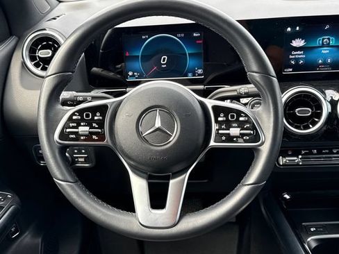 Used 2021 Mercedes-Benz GLA 250 4MATIC image 9