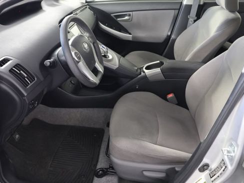 Used 2015 Toyota Prius Three FWD image 16