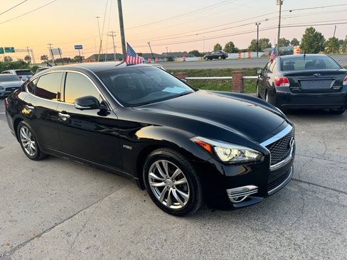 Used 2015 INFINITI Q70 Hybrid w/ Deluxe Touring Package image 3