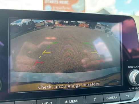 Used 2025 Nissan Altima 2.5 SV FWD image 19