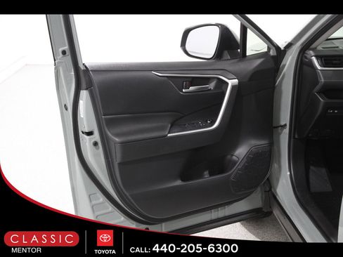 Used 2019 Toyota RAV4 XLE w/ All Weather Liner Package image 4