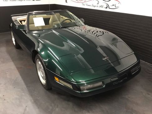 Used 1995 Chevrolet Corvette Convertible image 2
