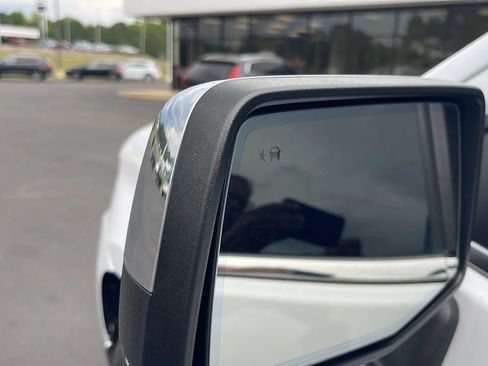 Used 2020 Chevrolet Silverado 1500 LTZ AWD/4WD image 20