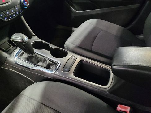 Used 2017 Chevrolet Cruze LT w/ Convenience Package FWD image 26