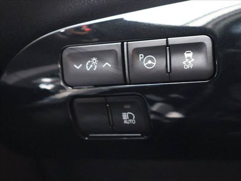 Used 2019 Toyota Prius LE w/ Carpet Mat Package FWD image 17