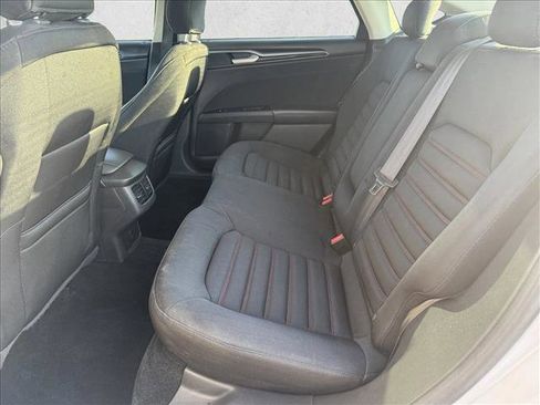 Used 2016 Ford Fusion SE image 21