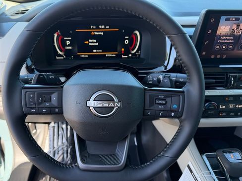 New 2026 Nissan Pathfinder SL image 17