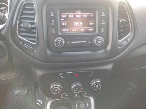 Used 2018 Jeep Compass Latitude w/ Cold Weather Group image 20