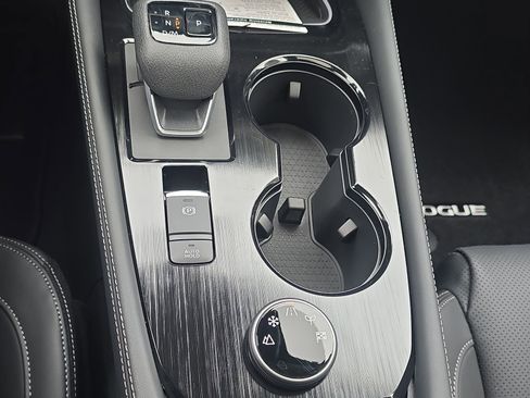 New 2026 Nissan Rogue Platinum image 22