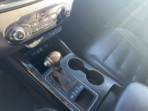 Used 2017 Kia Sorento EX image 31