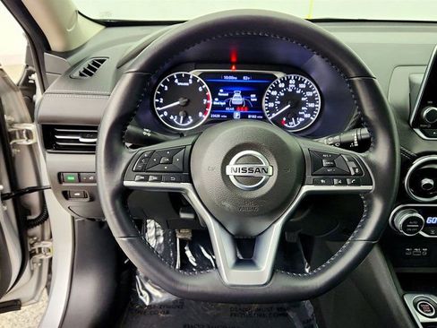 Used 2020 Nissan Sentra SV FWD image 13