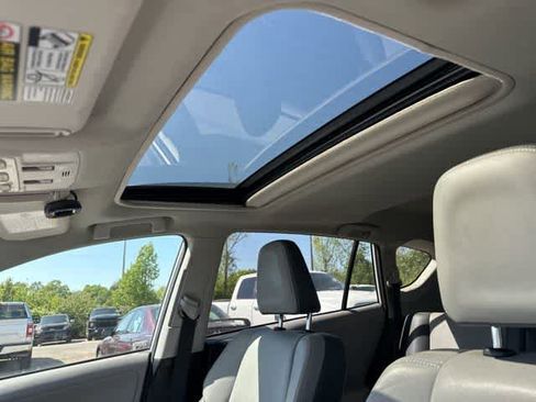 Used 2013 Toyota RAV4 Limited AWD/4WD image 6