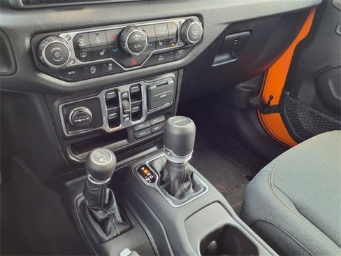 New 2025 Jeep Gladiator Sport image 15