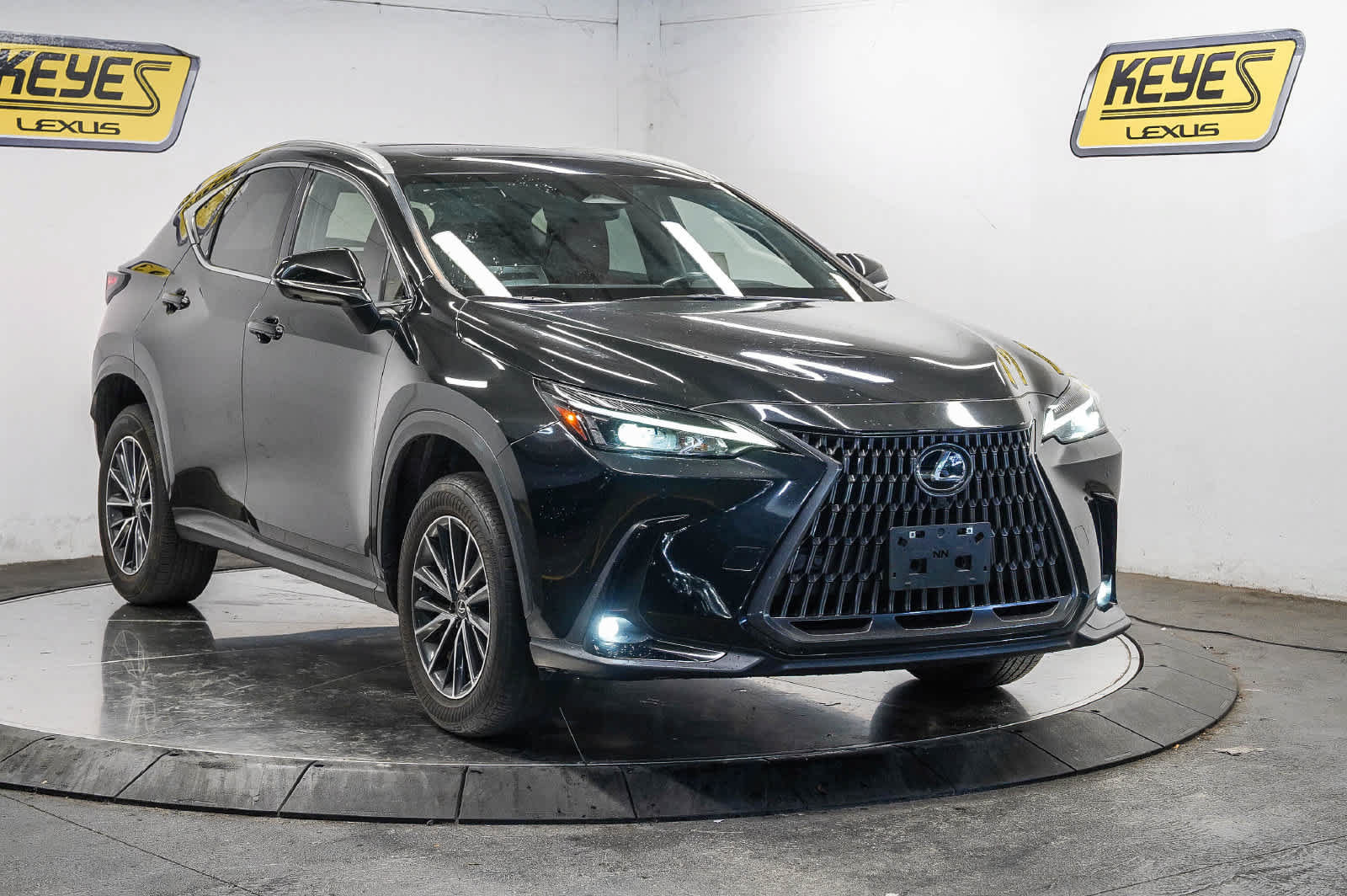 Used 2024 Lexus NX 350h AWD w/ Vision Package image 5
