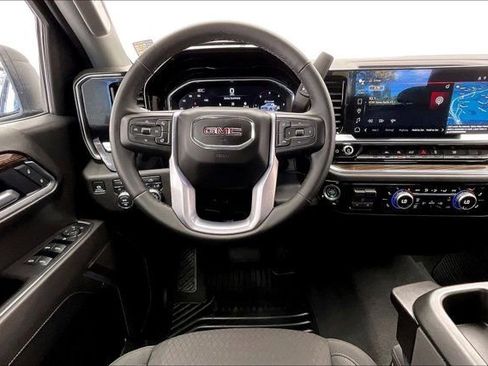 Used 2025 GMC Sierra 1500 Elevation AWD/4WD image 4